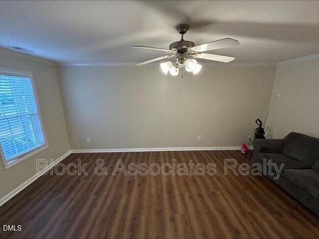 914 Savin Landing