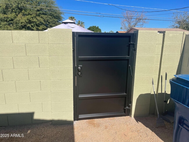 Photo - 492 W 18th Ave Unit 2