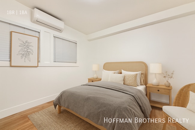 Photo - 1820 N La Brea Ave Unidad 4