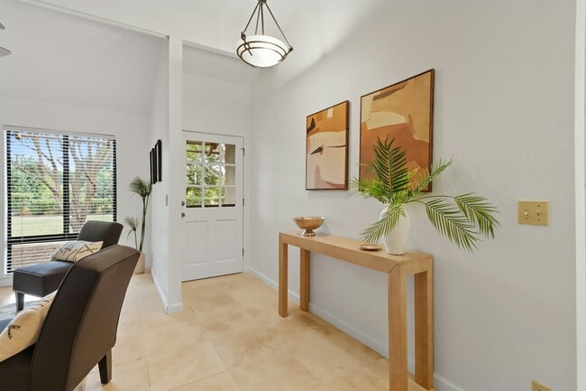 Photo - 2526 Overhill Ln