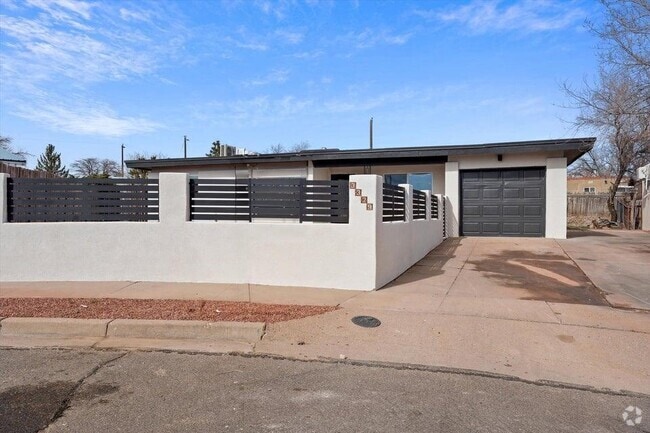 Building Photo - 3329 Siringo Rd Rental