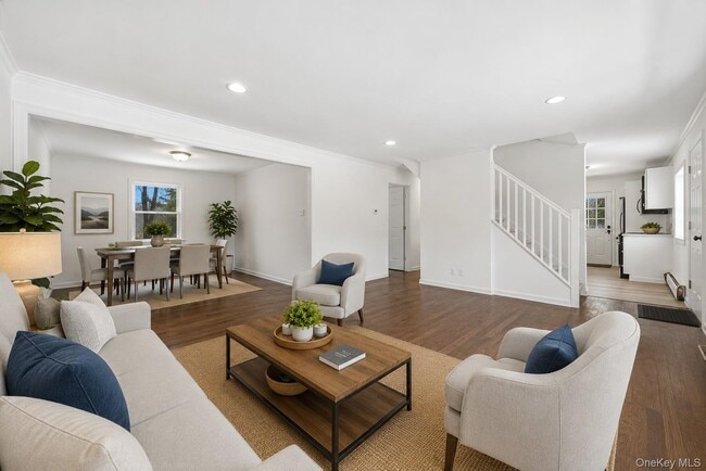 Photo - 785 Locksley Rd