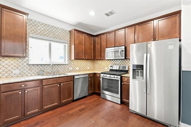 Photo - 2101 Rivers Edge Way