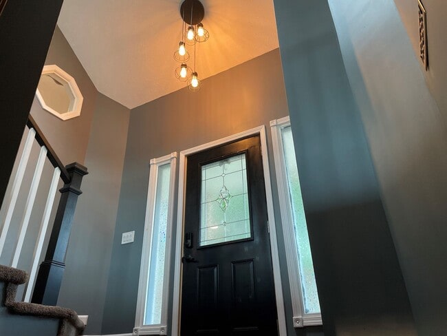 Photo - Beautiful Home For Rent on Cul-de-Sac with Huge Fenced Backyard