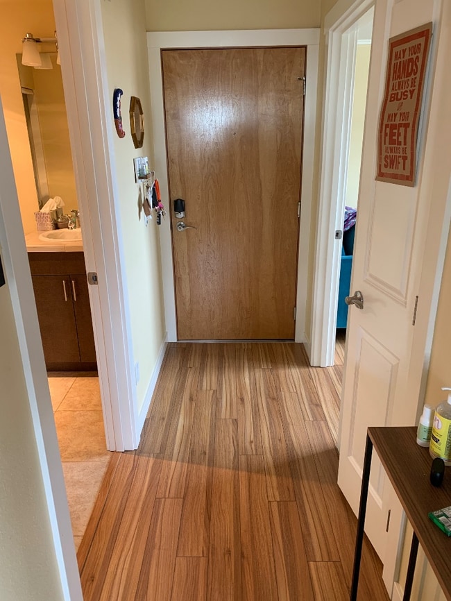 Entryway - 626 4th Ave W Unit 501