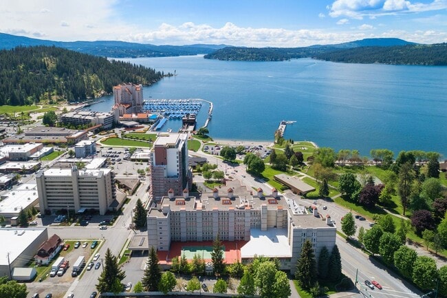 Photo - Beautiful Downtown Coeur d' Alene Condo  w/ Amazing Views! Unidad 419