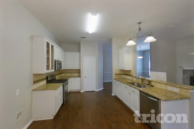 3205 Silver Point Ct