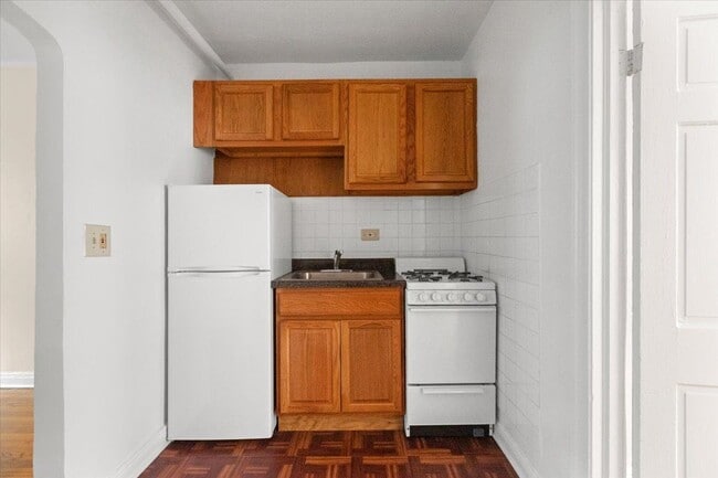 Photo - 1800 W Farwell Ave