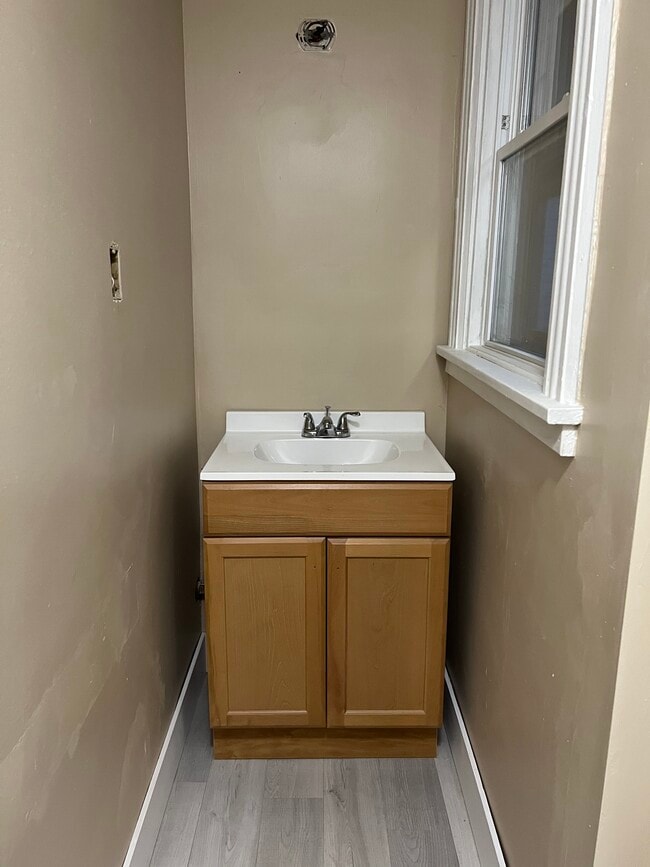 Photo - 135 W 1st St Unit 3