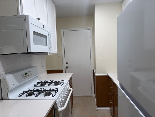 Photo - 306 W 23rd St