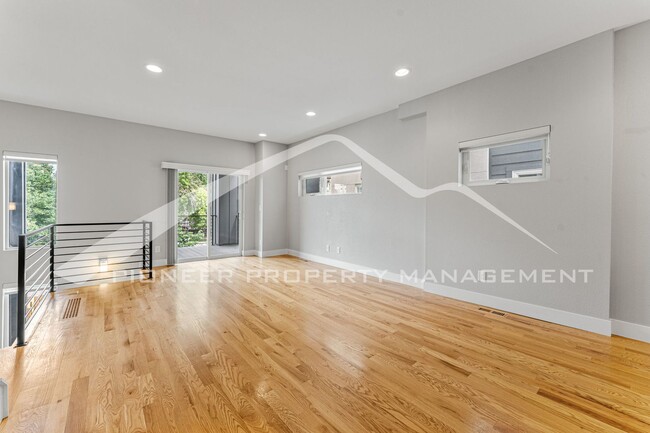 Photo - Spacious Townhouse with Washer/Dryer and Gorgeous Views