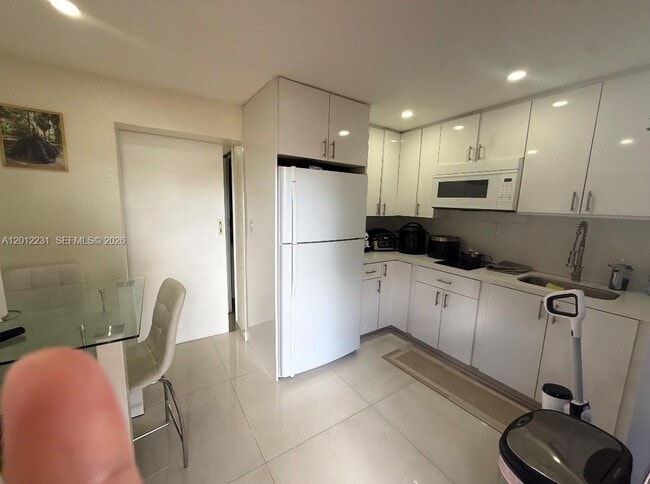 Photo - 5591 W 2nd Ave Unidad 3