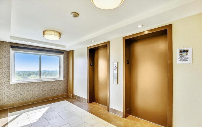 Photo - 1121 University Blvd W Unidad 804B