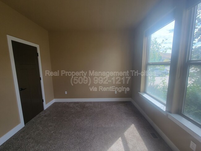 Photo - 3684 Nottingham Dr