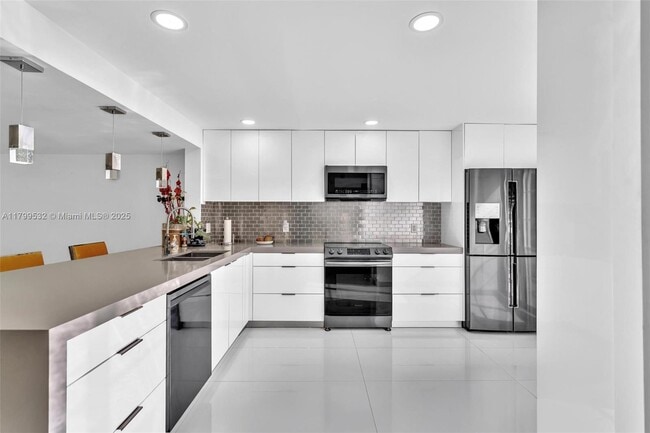 Photo - 823 NE 26th Ave