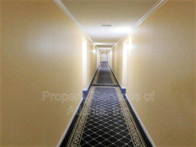Photo - 4115 Pine Heights Dr NE