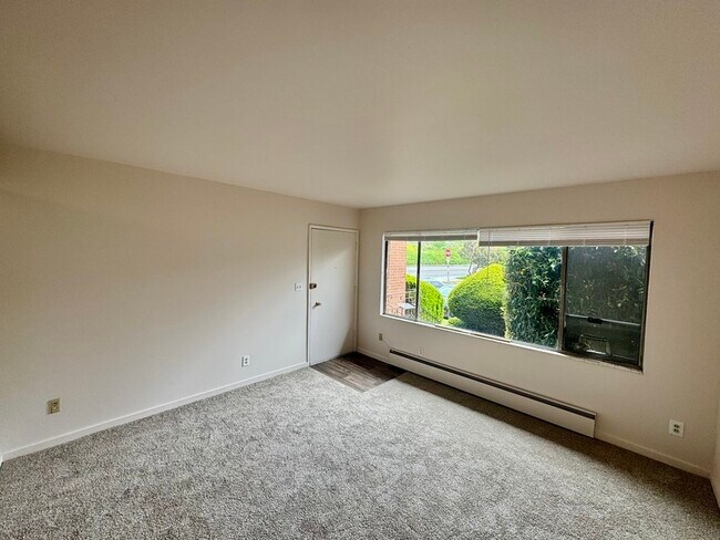 Photo - 1499 S Columbian Way Unidad #4