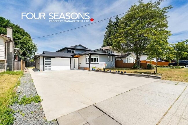 Photo - 11553-11583 83 Ave