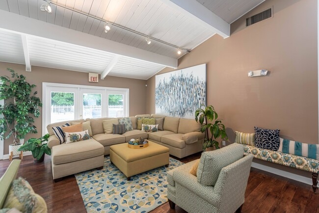 Photo - Laurel Pines