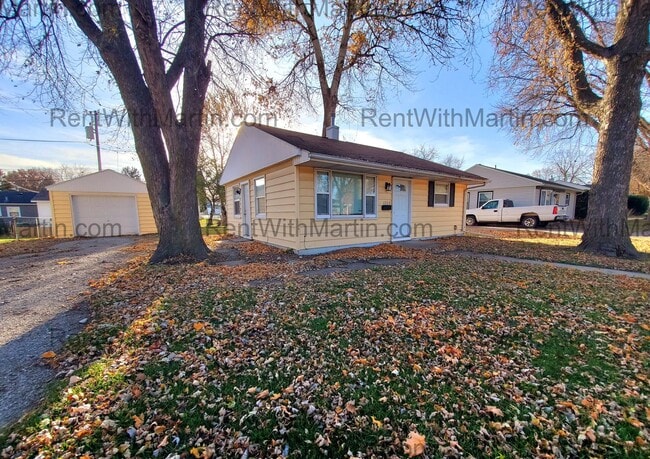 Building Photo - FOR RENT- 2 bed near University/Lark Brewi...