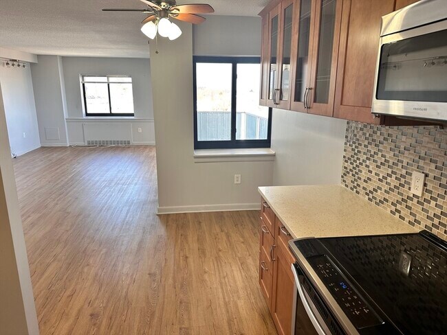 Photo - 300 Lynn Shore Dr Unit 908