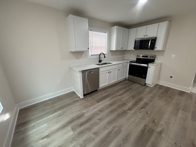Photo - 104 N Slocumb St