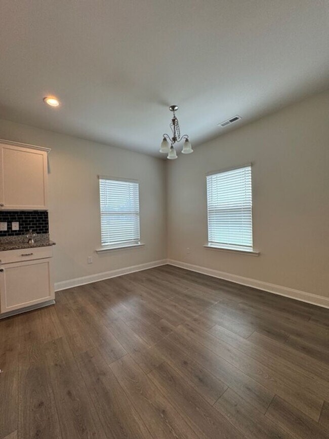 208 S Merganser Dr