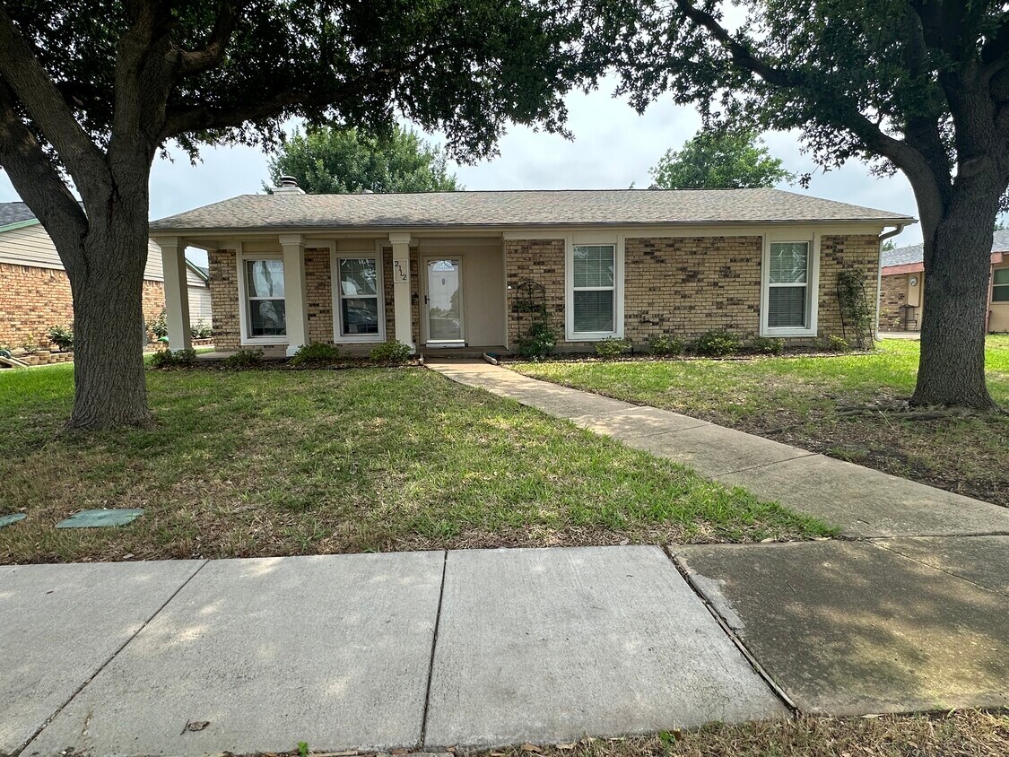 Photo - 2112 E Peters Colony Rd (Carrollton, TX)