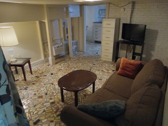 Photo - 236 N Halifax Ave Apartments Unit 3
