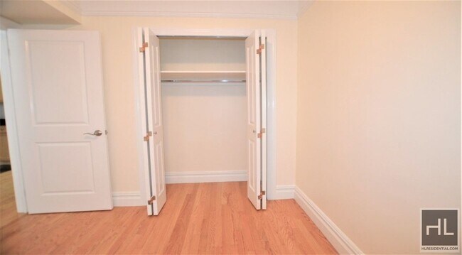 Photo - Christopher Street Unidad 10I