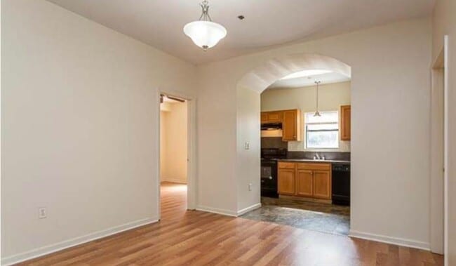 Photo - 373 Community College Dr