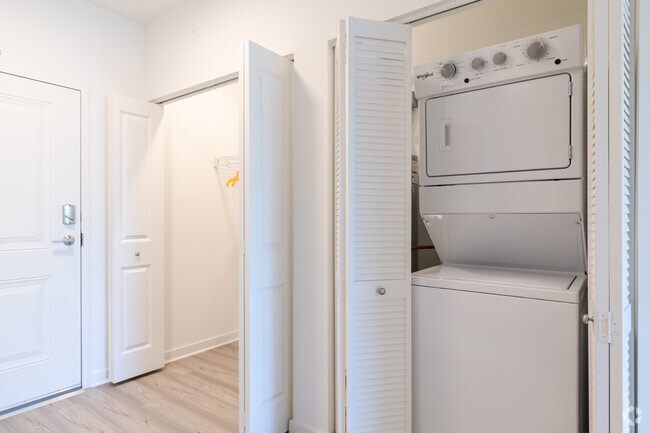 Estudio - Loundry/armario - 10 North Main