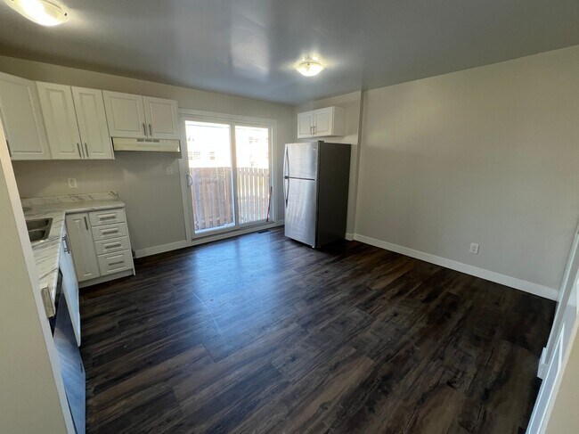 Photo - 225 Queen St Unit 7