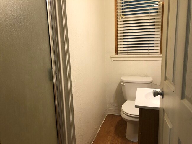 Photo - 603 NE Campus St