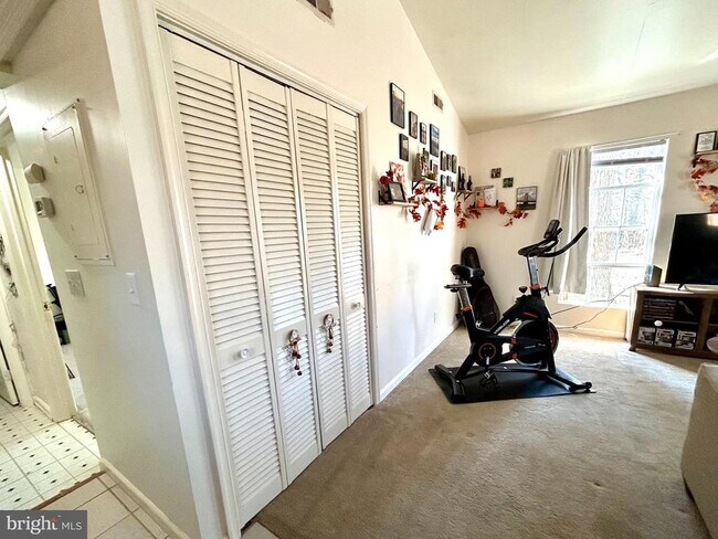 Photo - 208 Telegraph Rd