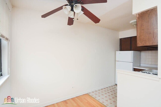 Photo - 531 W Aldine Ave Unit M03B