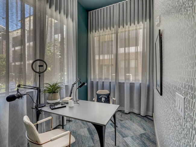39-web-or-mls-Central Pine St-039