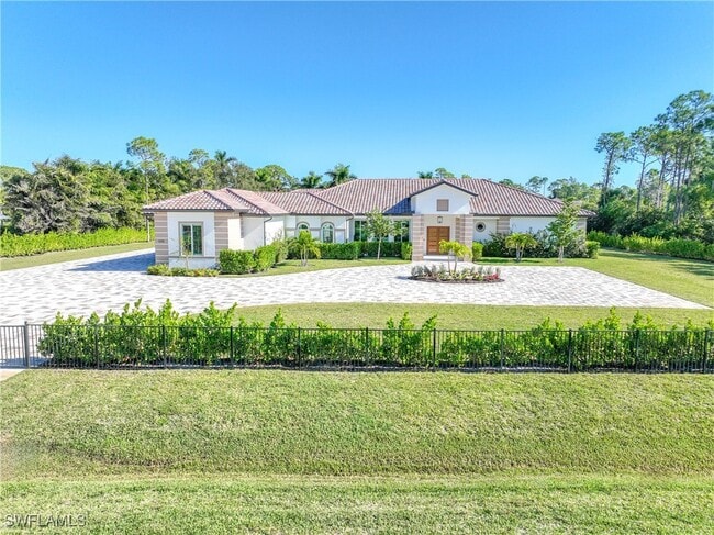 Photo - 590 Carica Rd