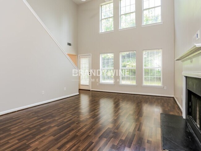 Photo - 1324 Gates Cir SE