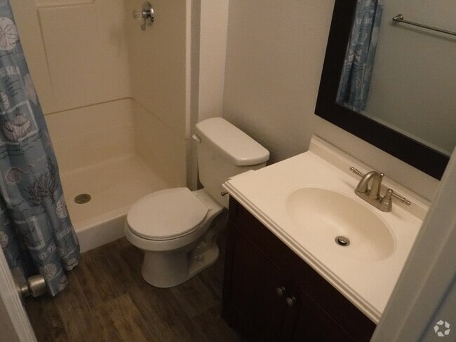 Building Photo - 712 N Santa Barbara #16 Rental