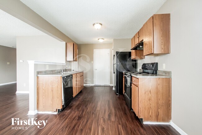 Photo - 7912 Puckett Ln