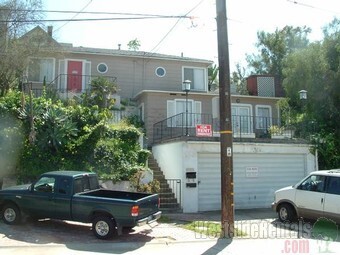 Duplex, upper level - 625 W Maple St Rental