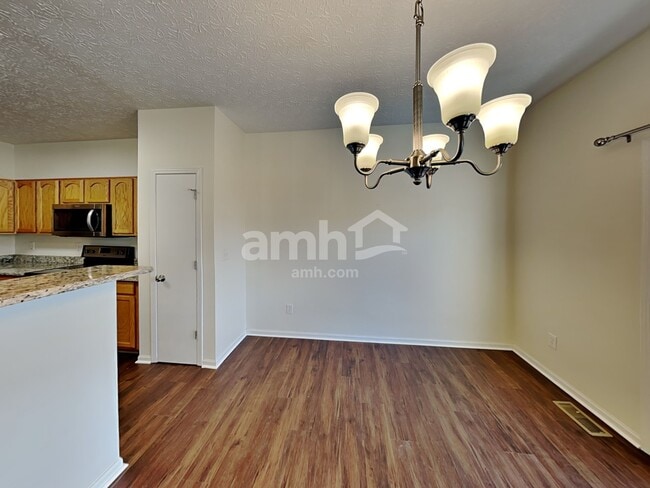 Photo - 928 Mahle Dr