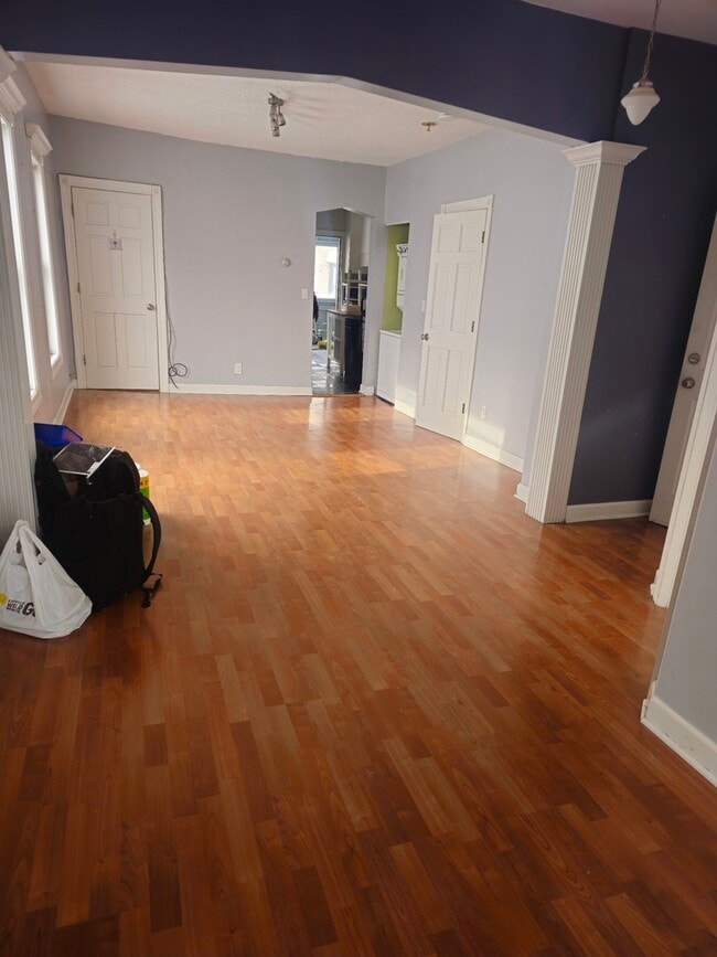 Photo - 1322 N Bosworth Ave Unit 2