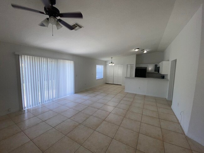 Photo - 200 NE 6th Ave