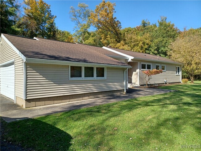 Photo - 31 Bastian Rd