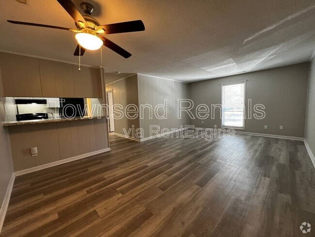 Building Photo - 5853 Century Oaks Dr Unit H Rental