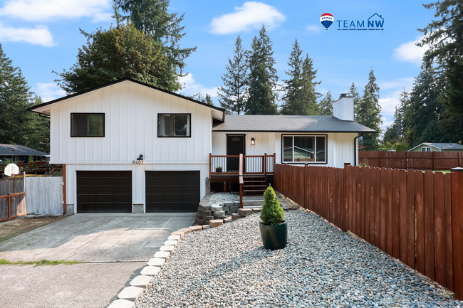Home with private Long Lake community beac... - Home with private Long Lake community beac...