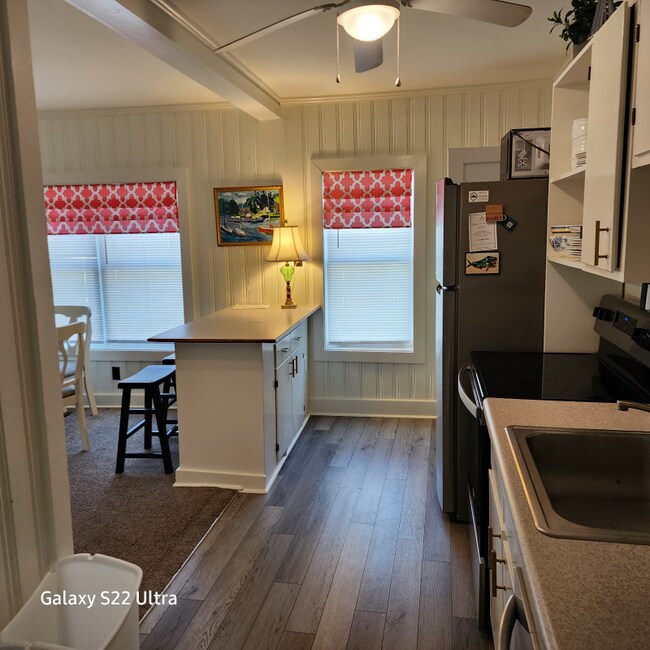 Photo - 1302 Evans St