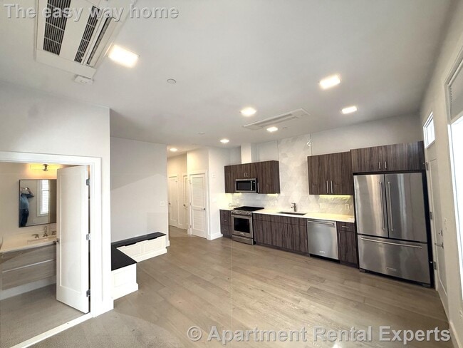 Photo - 24 Rush St Unidad #E